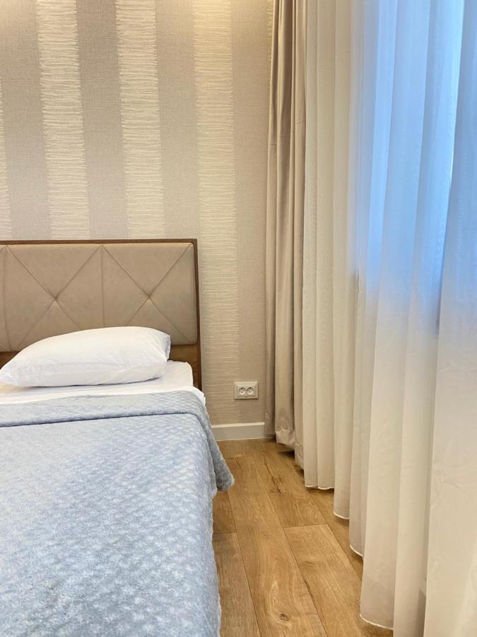 Апарт Отель Pʼotʼi Eksteriør billede